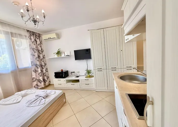 Menada In Cascadas 3*